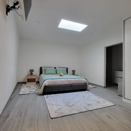 Bed & Breakfast Portela Alr