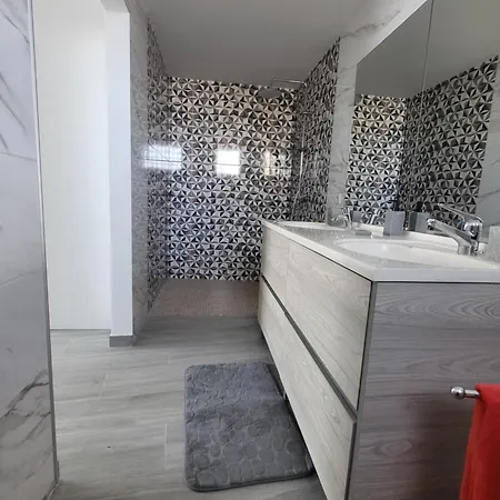 Bed & Breakfast Portela Alr
